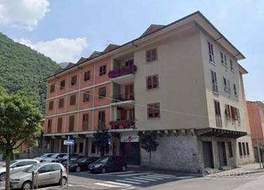 Immobile in asta di 549 m² con più di 5 locali a G