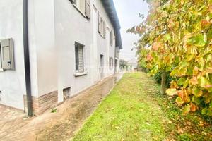 San Damaso - Casa libera su 3 lati con ampio Giard