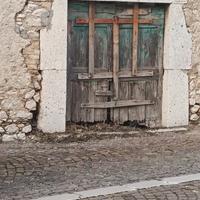 PORTALE ANTICO IN PIETRA