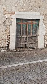 PORTALE ANTICO IN PIETRA