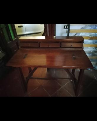 Scrittoio in legno