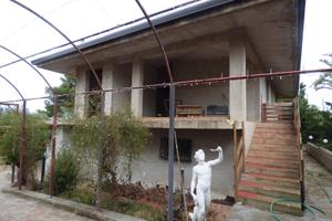 Panoramica villetta con giardino piantumato V/118