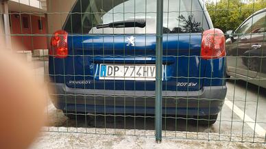 macchina Peugeot 207