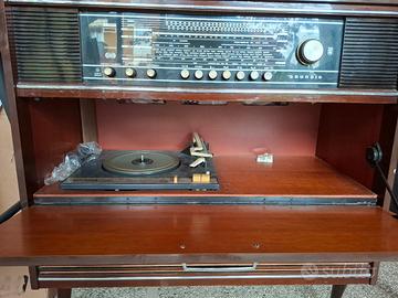 mobile radio e giradischi della Grunding 