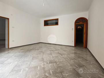 3 LOCALI A MANFREDONIA