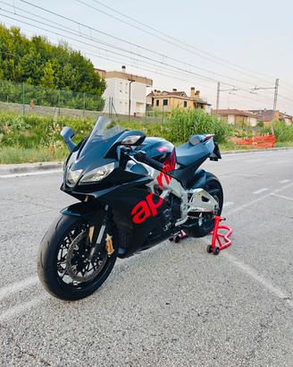 Aprilia rsv4 R 
