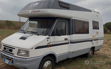 Camper Monoscocca Mansardato