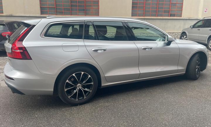 Auto volvo v60 station wagon 2.0 diesel b3