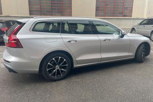 Auto volvo v60 station wagon 2.0 diesel b3