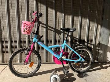 Bicicletta B'Twin bambina con rotelle e cestino
