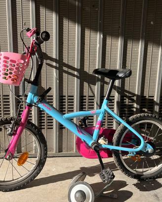 Bicicletta B'Twin bambina con rotelle e cestino