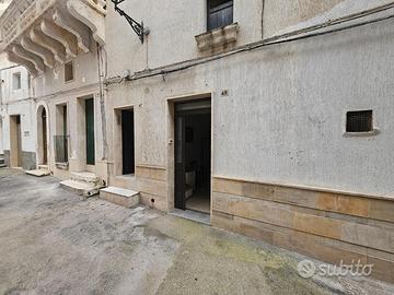 Via Pignatelli , indipendente con terrazzo