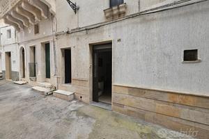 Via Pignatelli , indipendente con terrazzo