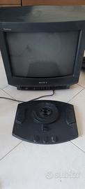 tv sony trinitron con supporto a parete e pidistal