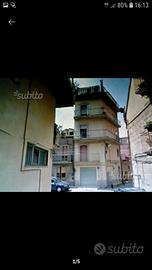 Casa Enna alta su piu livelli con garage