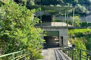 Immobile di 240 m² con 4 locali a Rapallo
