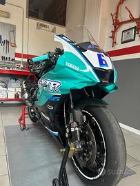 Yamaha YZF R6 - 2014(si accettano scambi con auto)