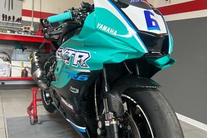 Yamaha YZF R6 - 2014(si accettano scambi con auto)