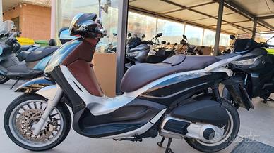 PIAGGIO BEVERLY 300 RST I.E.