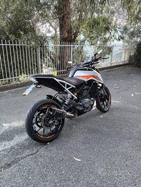 Ktm duke 390 del 2022