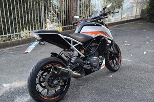 Ktm duke 390 del 2022