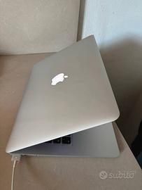 MacBook Air 2015 con Ubuntu 22.04