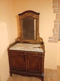 Mobile in legno antico 