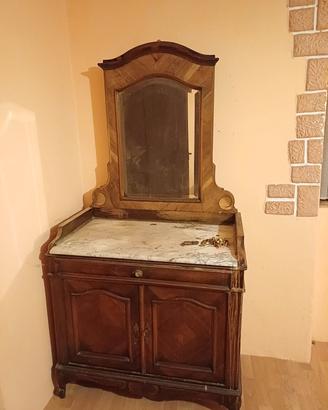 Mobile in legno antico 