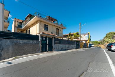 RAPISARDI-Via Dei Piccioni- Vani 4 - Ristrutturato