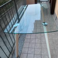 Tavolo in vetro