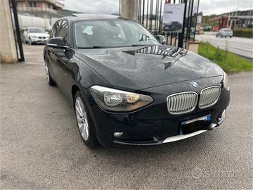 Bmw 118 118d 5p. Urban tetto apribile