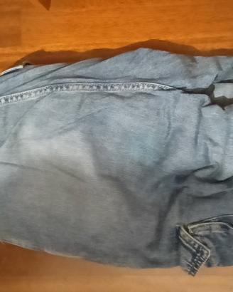 pantaloni baggy