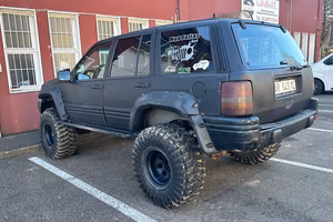 Grand Cherokee ZJ 5.9