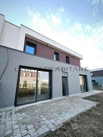 Villetta a schiera di 125 m² con 5 locali e box au