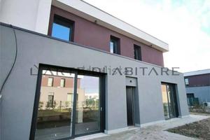 Villetta a schiera di 125 m² con 5 locali e box au