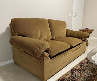 Divano letto marrone due posti