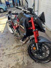 Honda hornet 750
