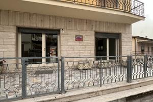 DUE LOCALI COMMERCIALI / a CASOLI DI ATRI (TE)