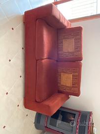 coppia di divani in tessuto colore bordeaux