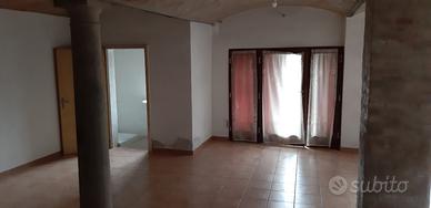 Deposito ufficio magazzini