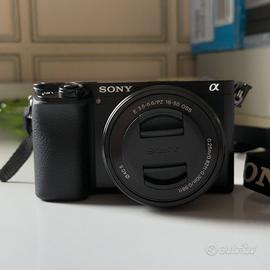 Sony Alpha 6100 con obiettivo 16-50