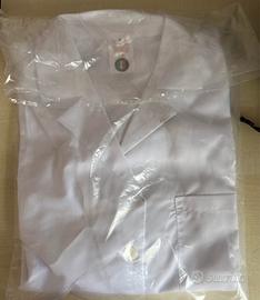 camici da lavoro di cotone uno s l’altro L