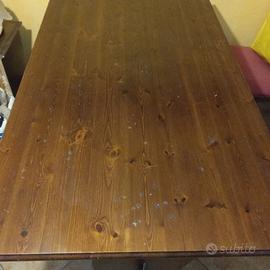 Tavolo in legno massello