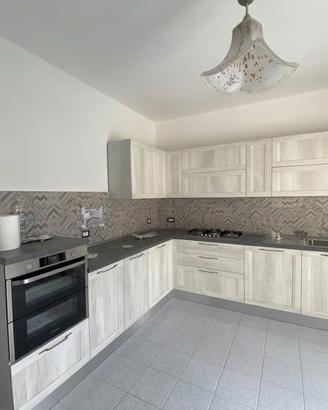 Cucina Scavolini ad angolo come nuova