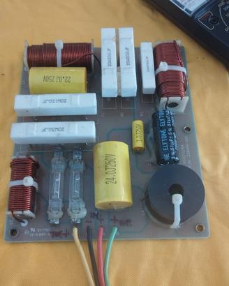 Crossover 2 Vie JBL made U.S.A.