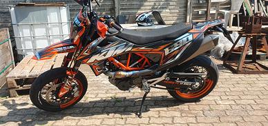 KTM 690 SMCR - 2021 full gass