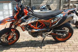 KTM 690 SMCR - 2021 full gass