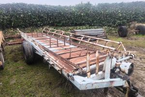 Rimorchio agricolo autoscaricante