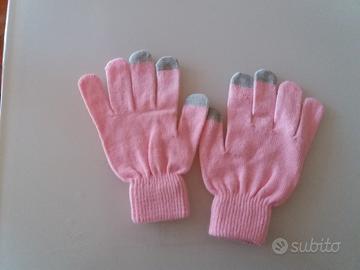 Guanti lana donna rosa adatti per utilizzare cellu