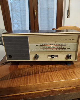 Radio vintage Mivar Races